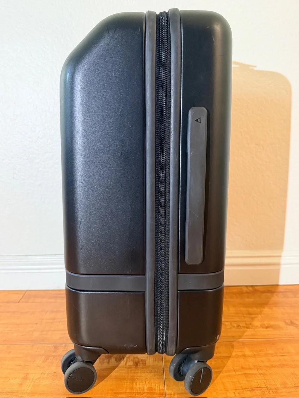 Nomatic Carry-On Classic